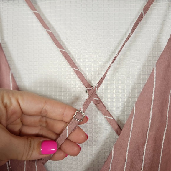 @BaLance Mauve Pinstripe Tiered Ruffle Romper Womens Medium Cross Back V-Neck - Picture 6 of 8